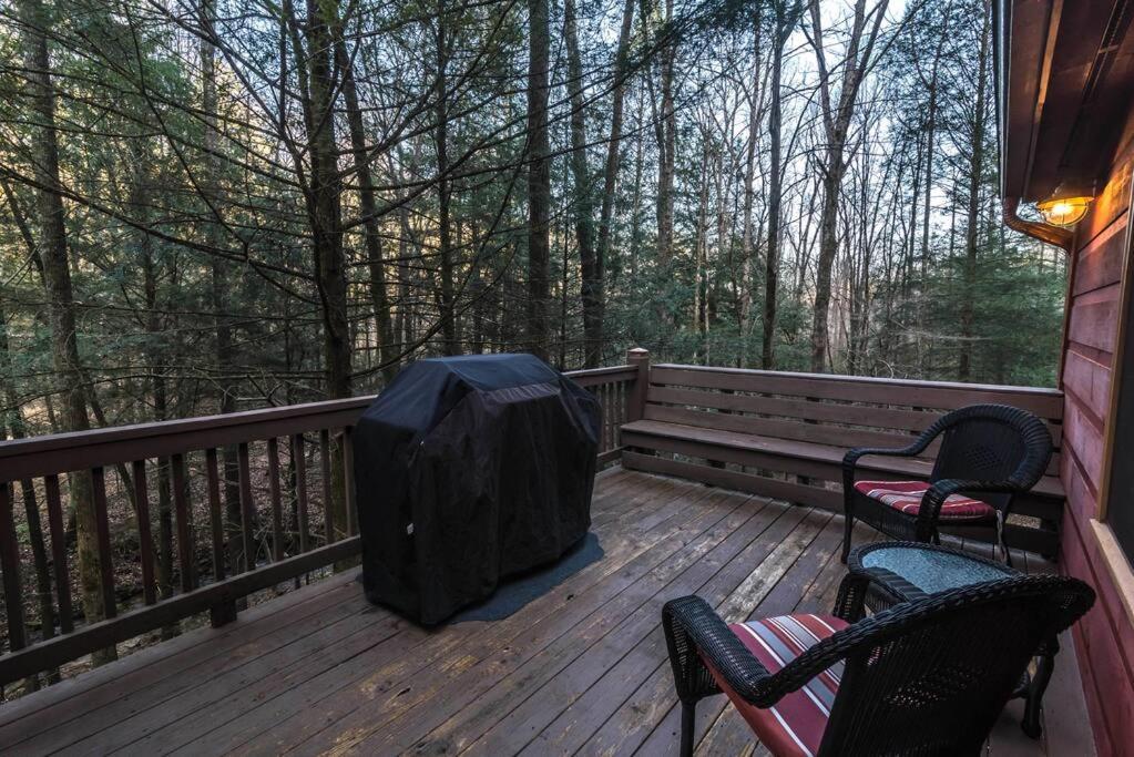 Private Creekside Cabin+Hot Tub,Pool Table, & Pets Ellijay Eksteriør bilde