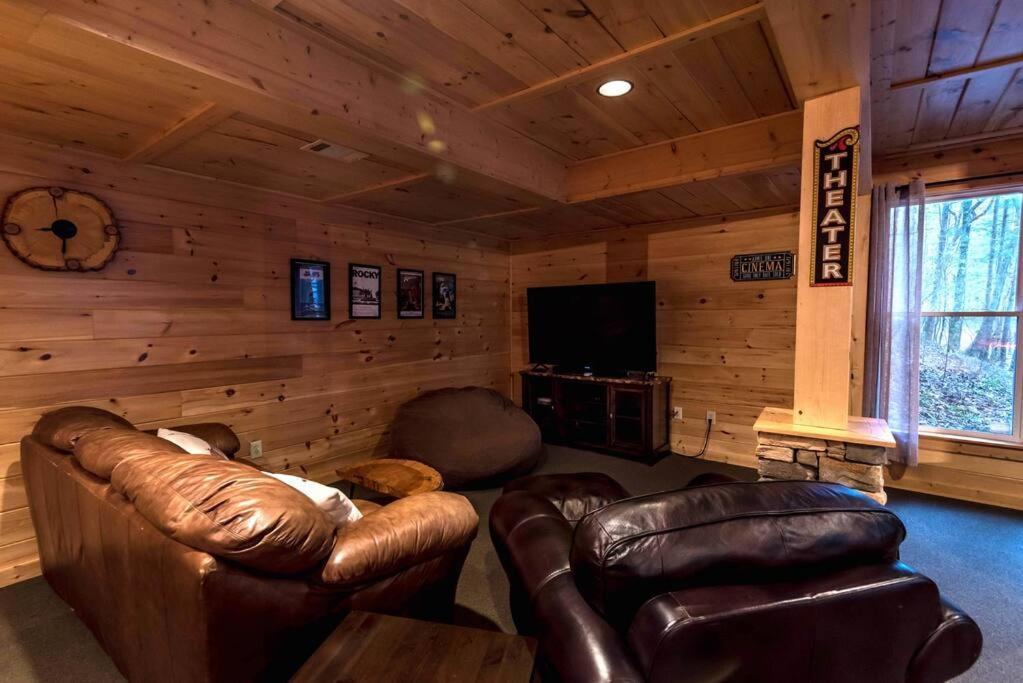 Private Creekside Cabin+Hot Tub,Pool Table, & Pets Ellijay Eksteriør bilde