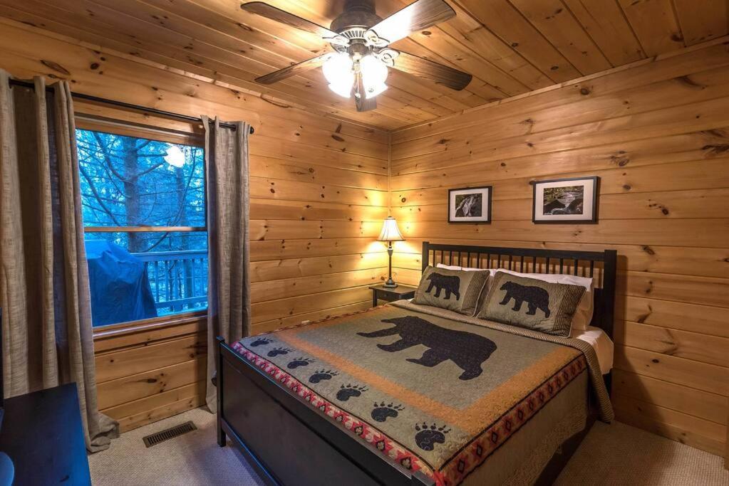 Private Creekside Cabin+Hot Tub,Pool Table, & Pets Ellijay Eksteriør bilde