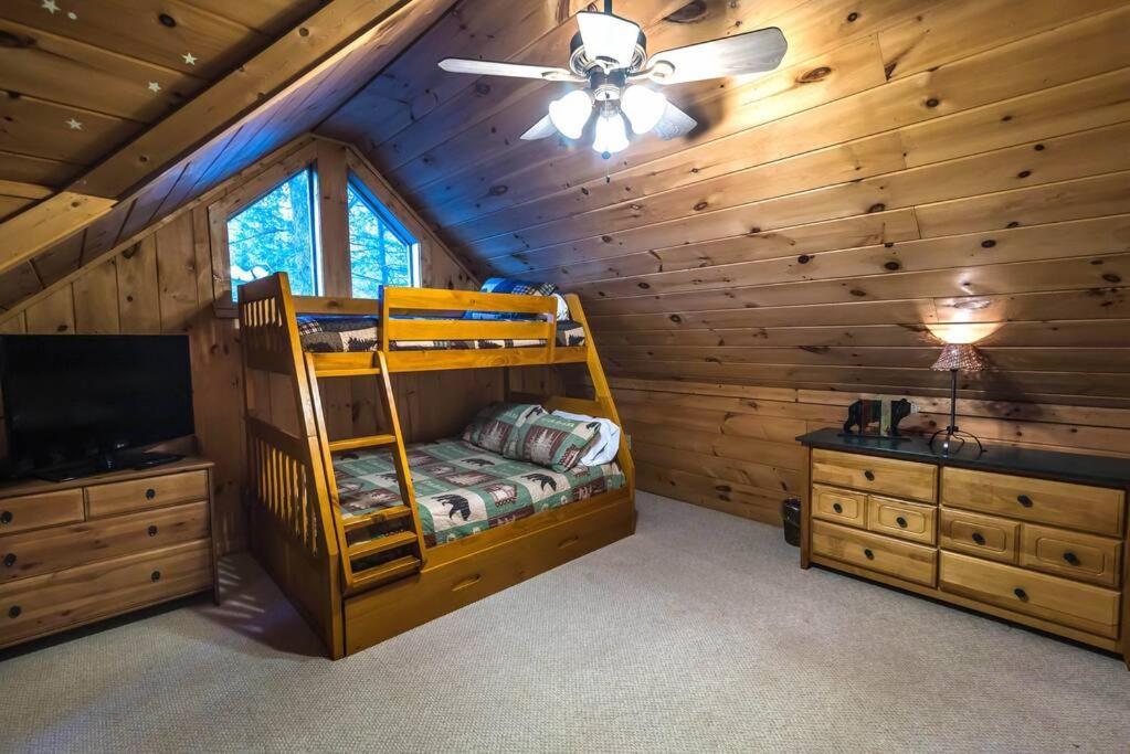 Private Creekside Cabin+Hot Tub,Pool Table, & Pets Ellijay Eksteriør bilde
