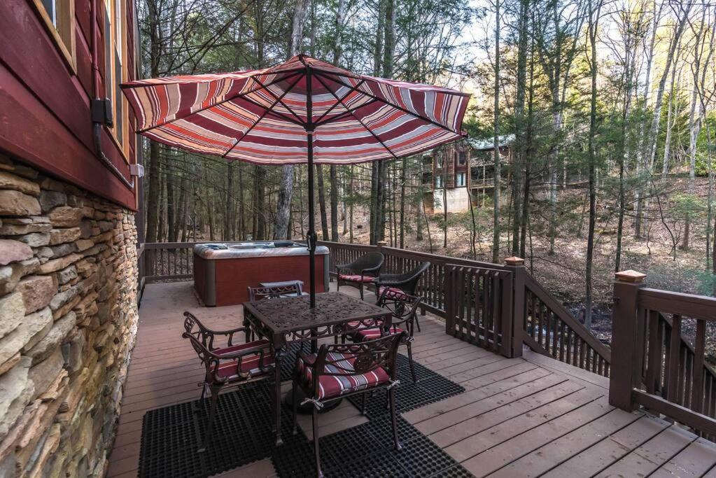 Private Creekside Cabin+Hot Tub,Pool Table, & Pets Ellijay Eksteriør bilde