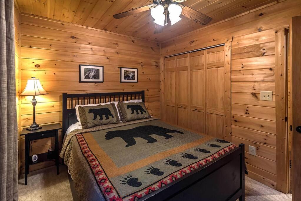 Private Creekside Cabin+Hot Tub,Pool Table, & Pets Ellijay Eksteriør bilde