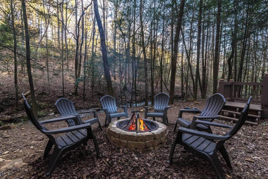 Private Creekside Cabin+Hot Tub,Pool Table, & Pets Ellijay Eksteriør bilde