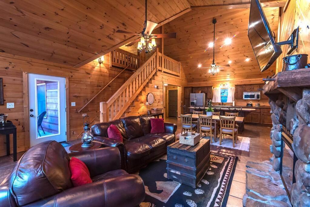 Private Creekside Cabin+Hot Tub,Pool Table, & Pets Ellijay Eksteriør bilde